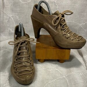 Tsubo leather lace up corset-looking heels